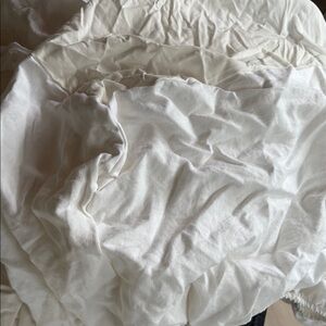 Pottery Barn fitted / bed skirt Linen/Cotton Sheets Bedding- king-NFS-do not buy